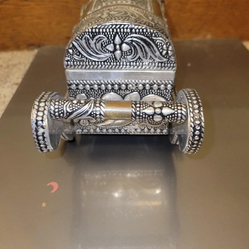 Vintage India Silver Tone Elephant Carriage Jewelry Box Trinket Box Velvet Lined